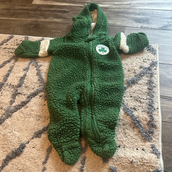 NBA Green fleece baby onesie - Picture 1 of 4
